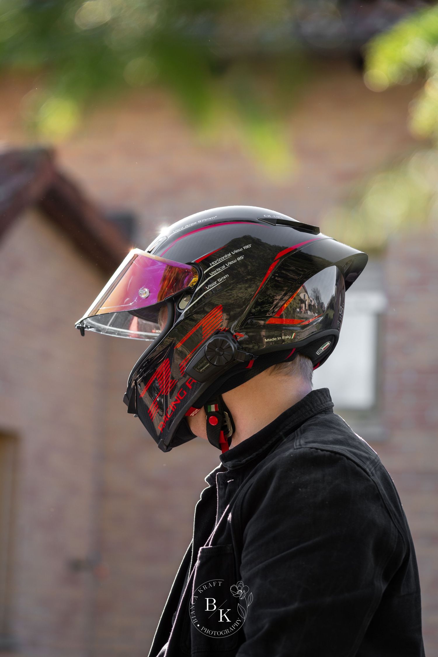 Sportbike Motorrad auf einer Landstraße in Stuttgart