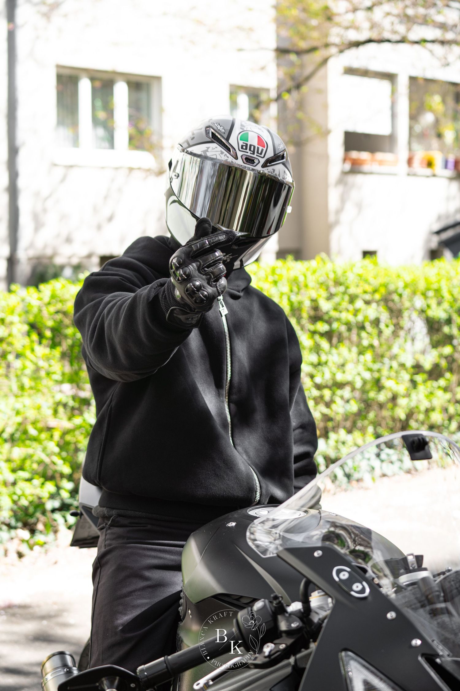 Sportbike Motorrad auf einer Landstraße in Stuttgart