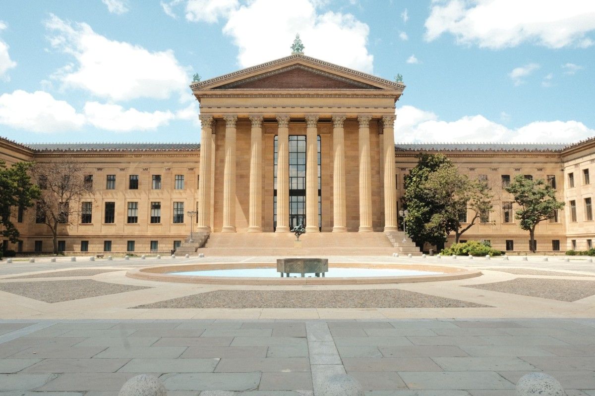 Outer facade of Philadelphia Museum of Art on a sunny day