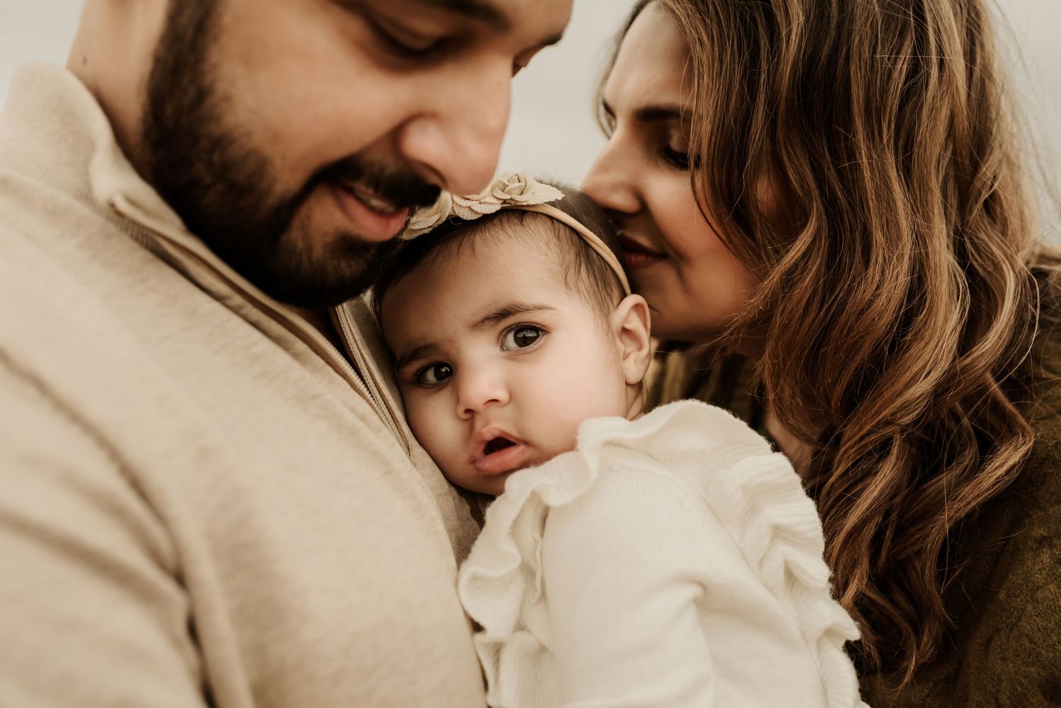 Outdoor newborn photography session in Edmonton, Alberta, capturing tiny details and family memories.