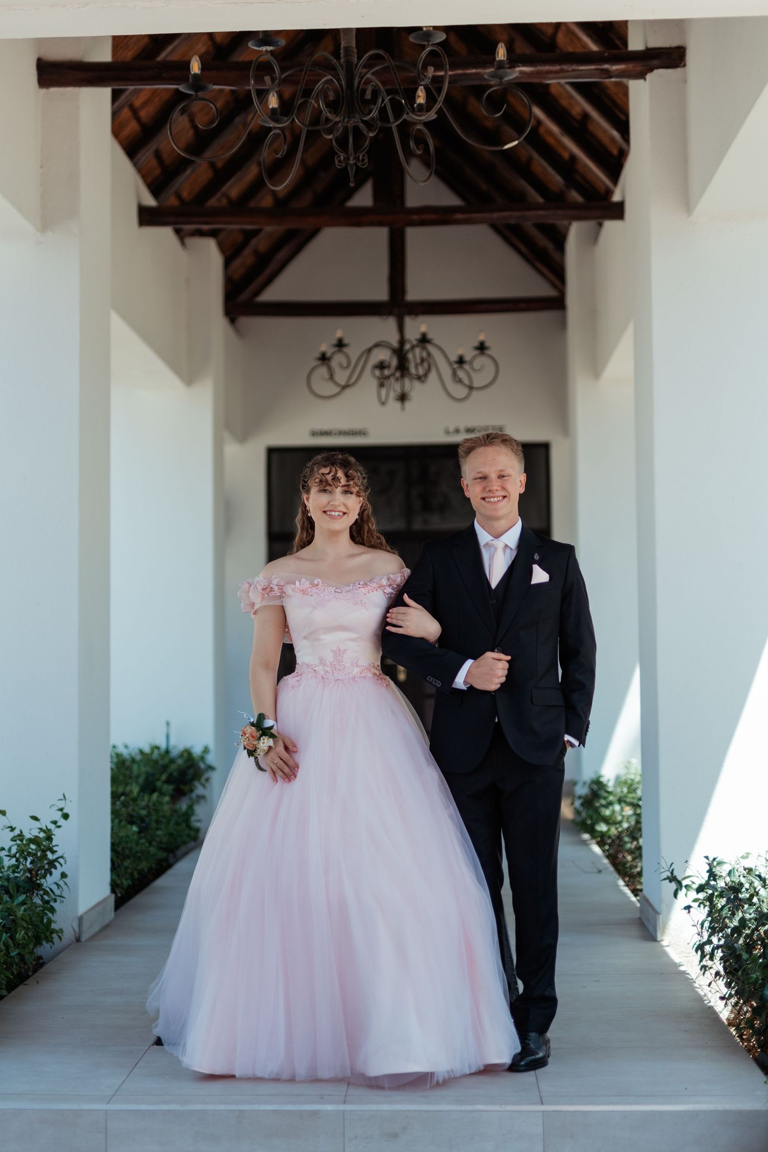 We are Tristan & Lelani, a Husband and wife, Photo and video team.
Creating cinematic, emotive art that whispers of eternity in the fleeting
