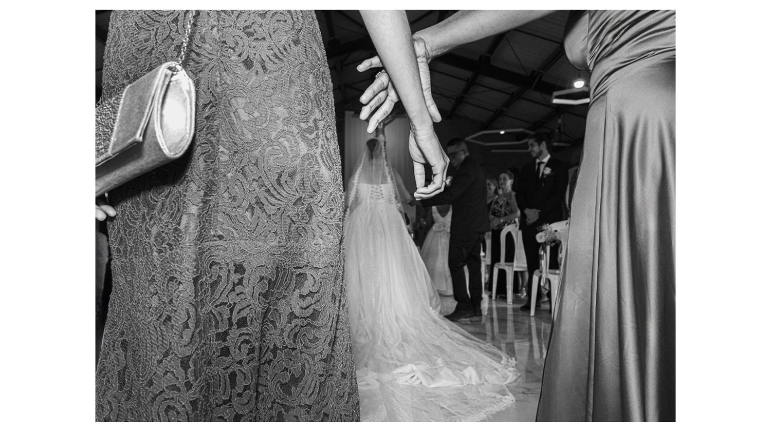 Explora momentos que no necesitan palabras. Una colección visual de bodas reales, detalles, miradas y emociones eternas.