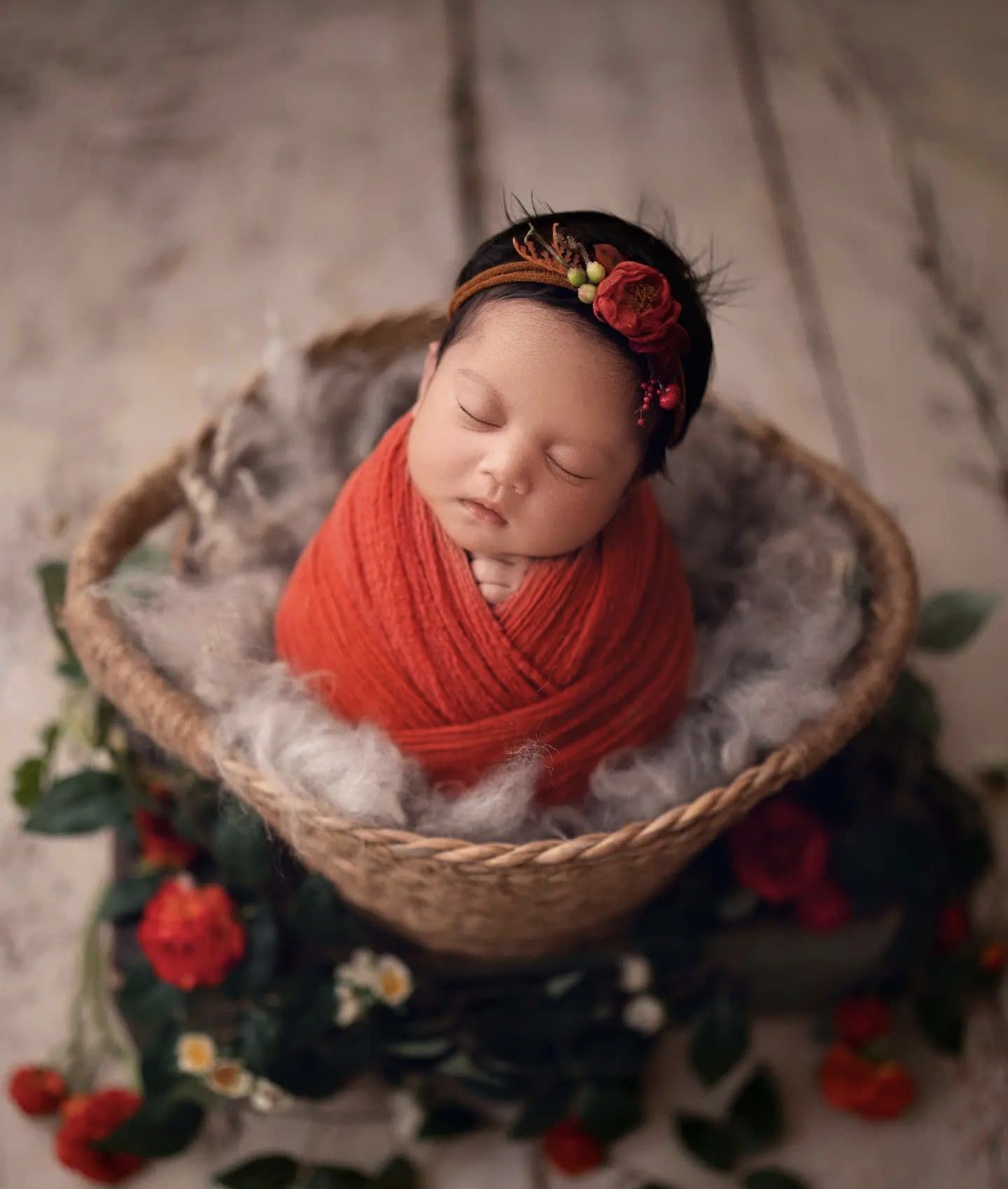 Cozy newborn photoshoot with soft fabrics – Impresio Studio