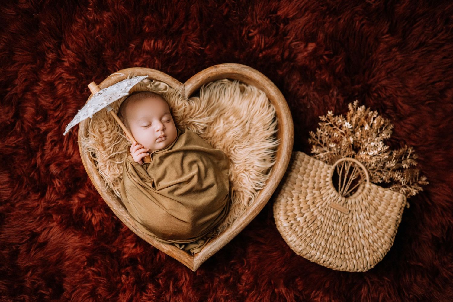 Dreamy newborn baby shoot with vintage styling – Impresio Studio