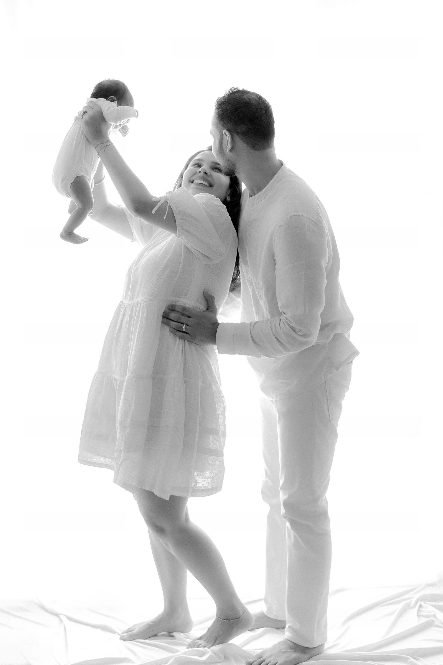 Indoor family shoot with cozy home vibes – Impresio Studio