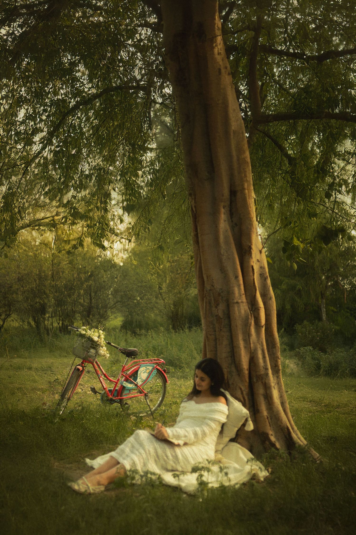 Creative pregnancy shoot – Impresio Studio