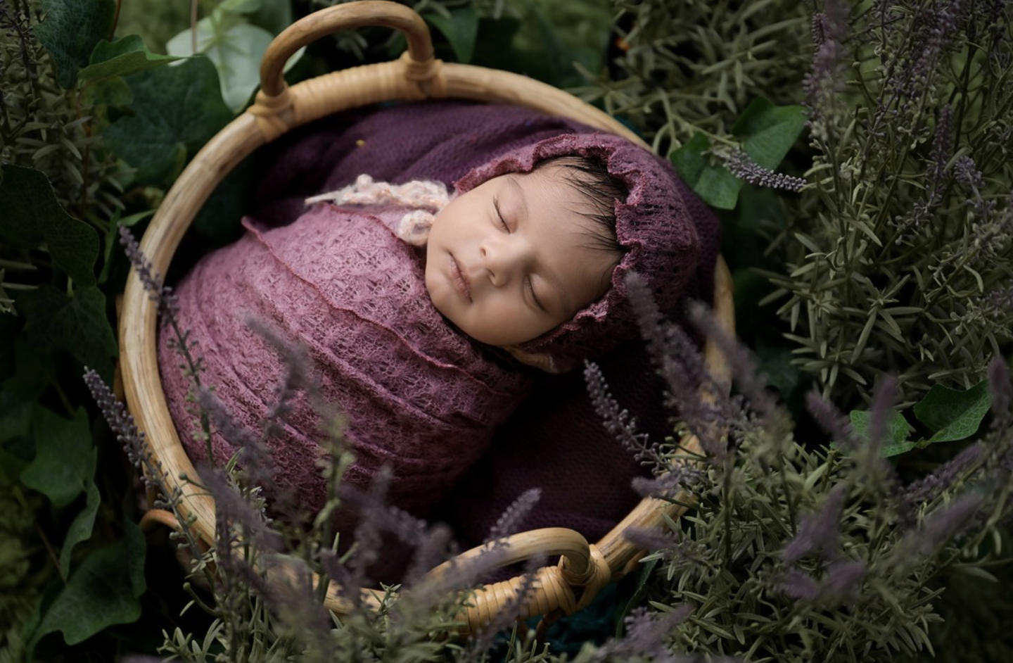 Indoor newborn photoshoot near me with family – Impresio Studio
