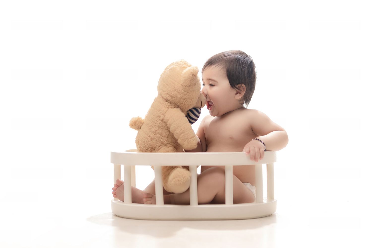 Baby’s pre birthday shoot with hot air balloon theme – Impresio Studio