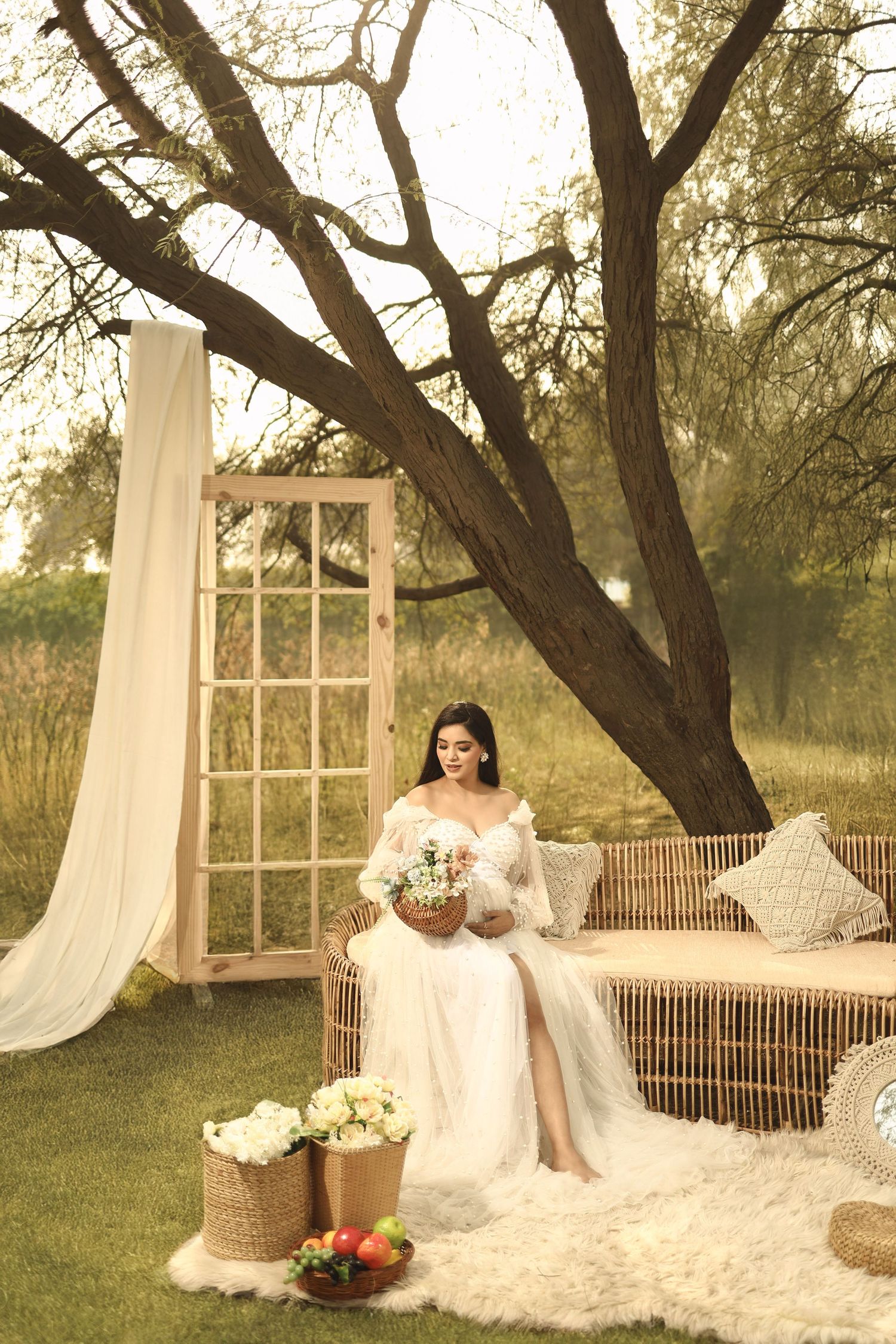 Maternity shoot with drapes and moody lighting – Impresio Studio