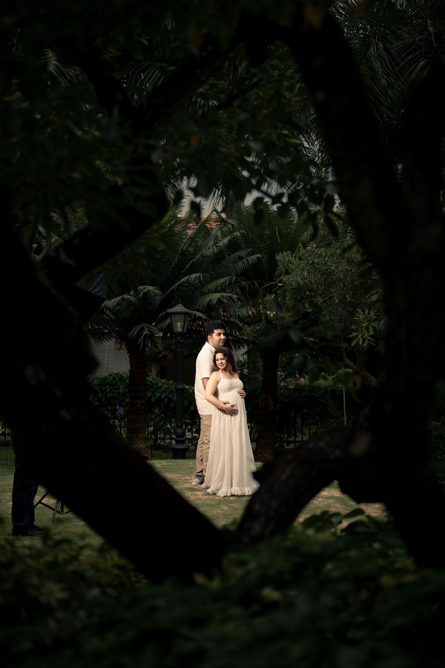 Best baby shower shoot poses with natural lighting – Impresio Studio