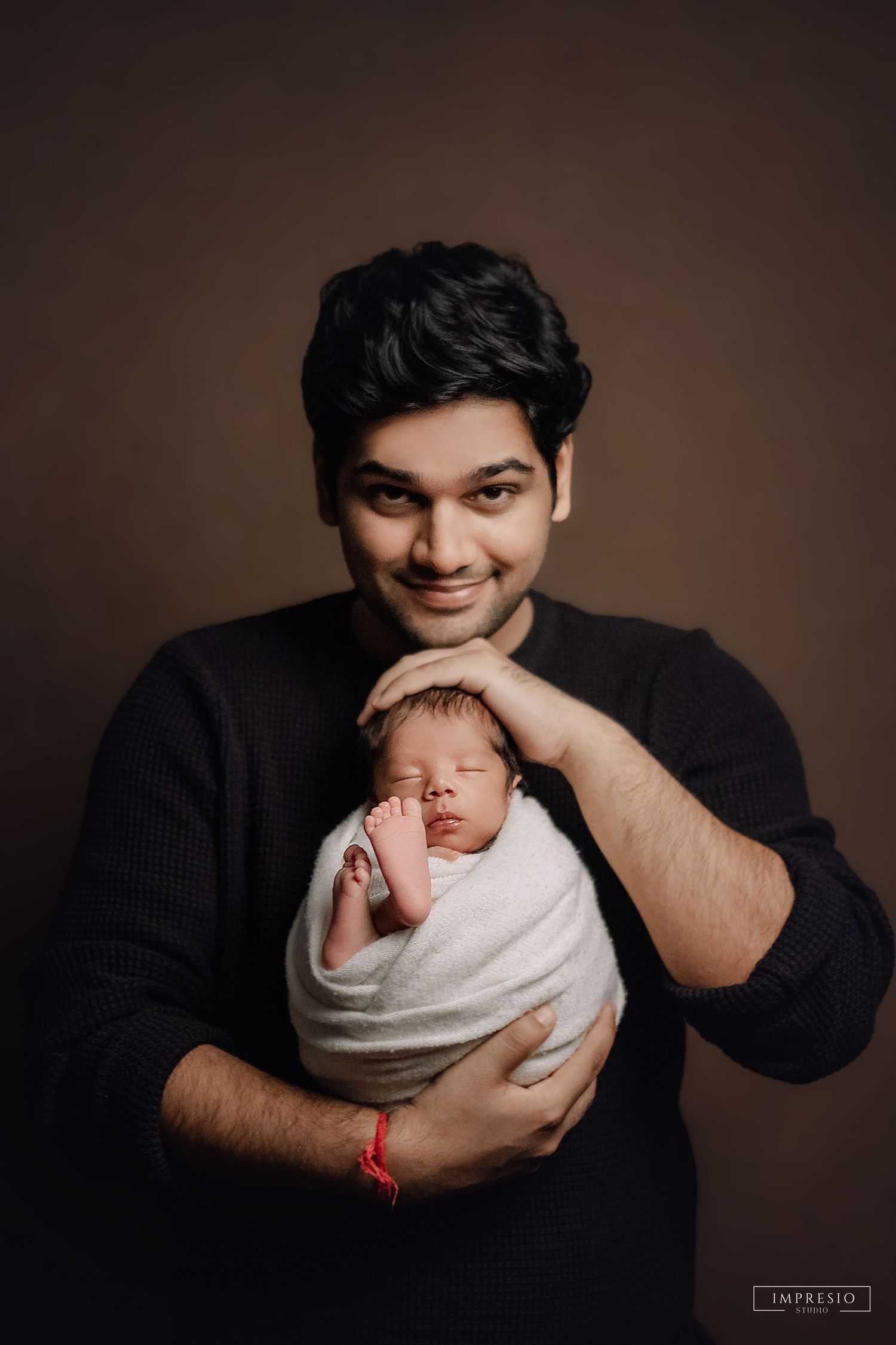 Candid newborn baby photography with natural expressions – Impresio Studio