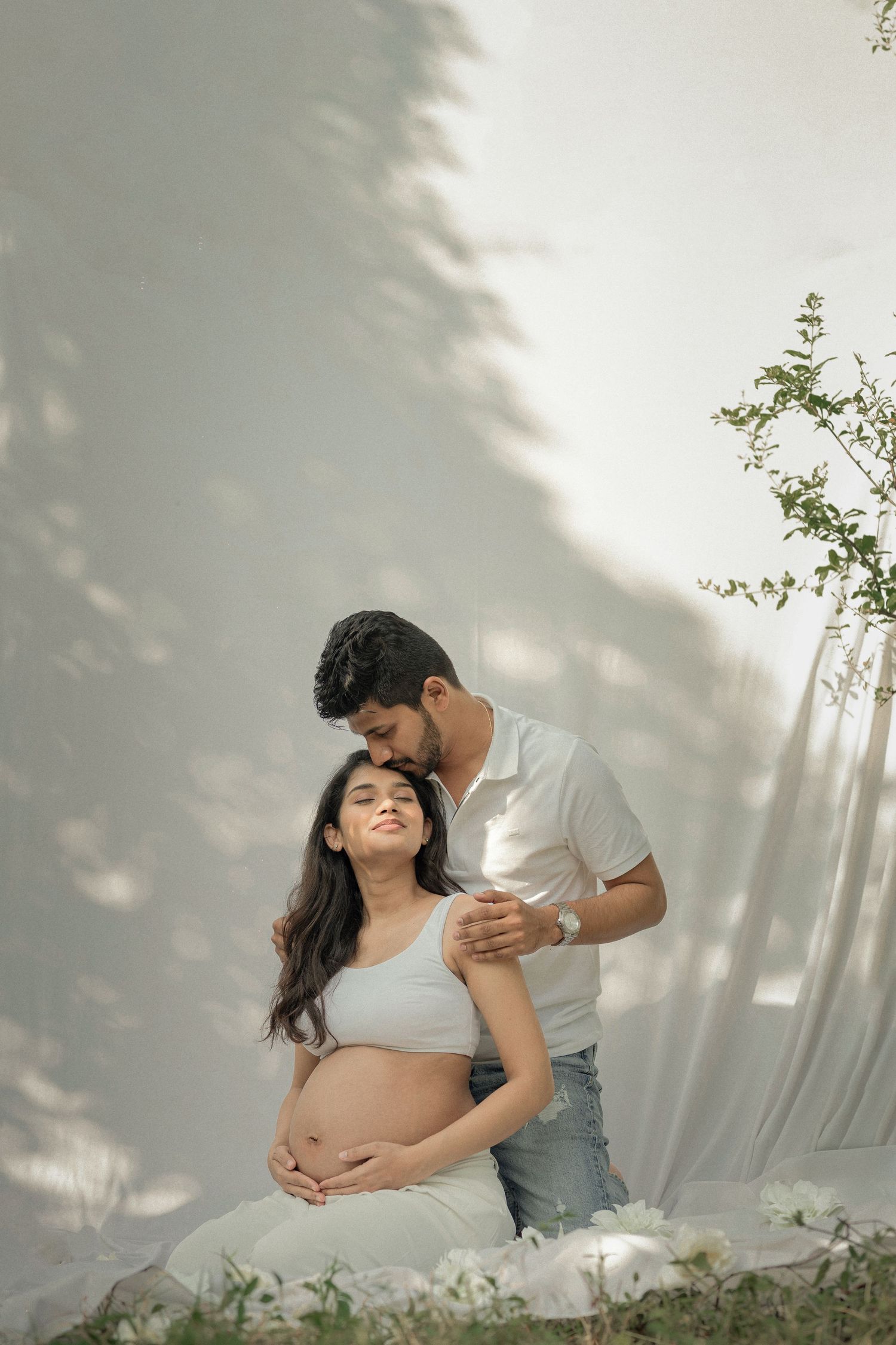 Maternity shoot with props – Impresio Studio
