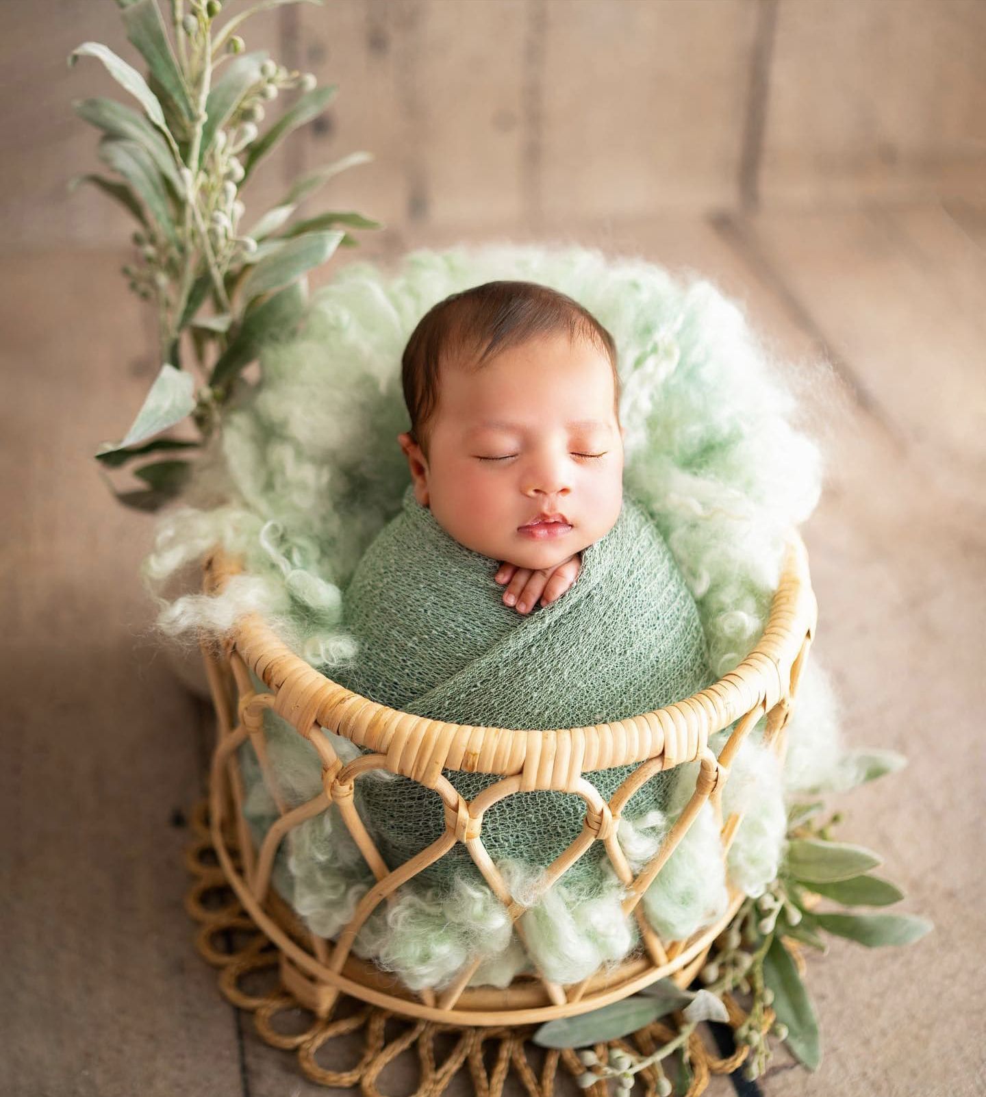 New born baby photoshoot in neutral tones – Impresio Studio