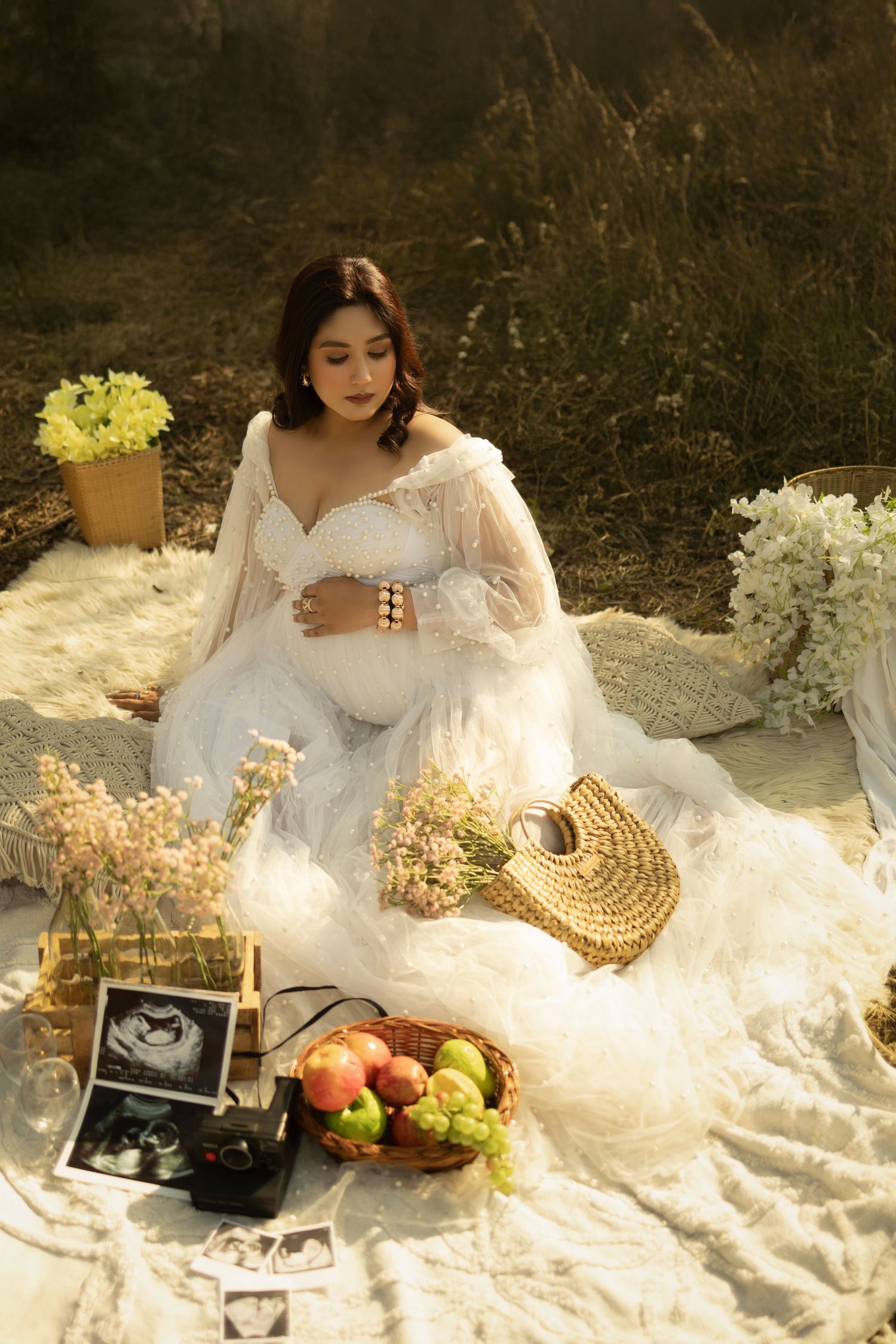 Maternity photoshoot by Impresio Studio – elegant indoor setup