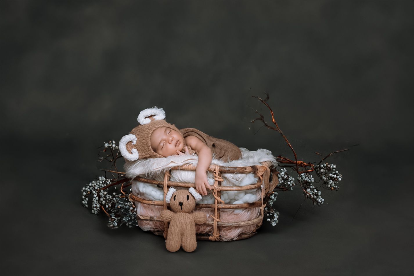 Artistic new born baby shoot setup – Impresio Studio photography