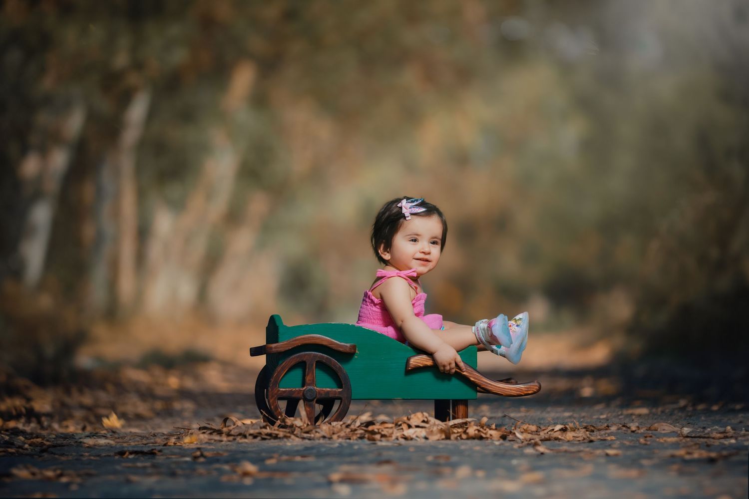 First birthday photoshoot near me with pastel decor – Impresio Studio