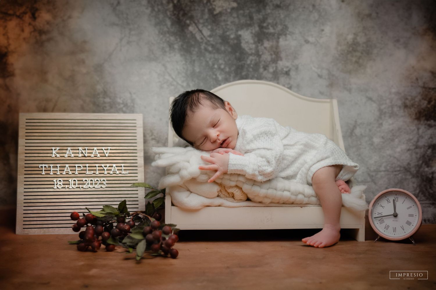 Candid newborn photoshoot near me – Impresio Studio