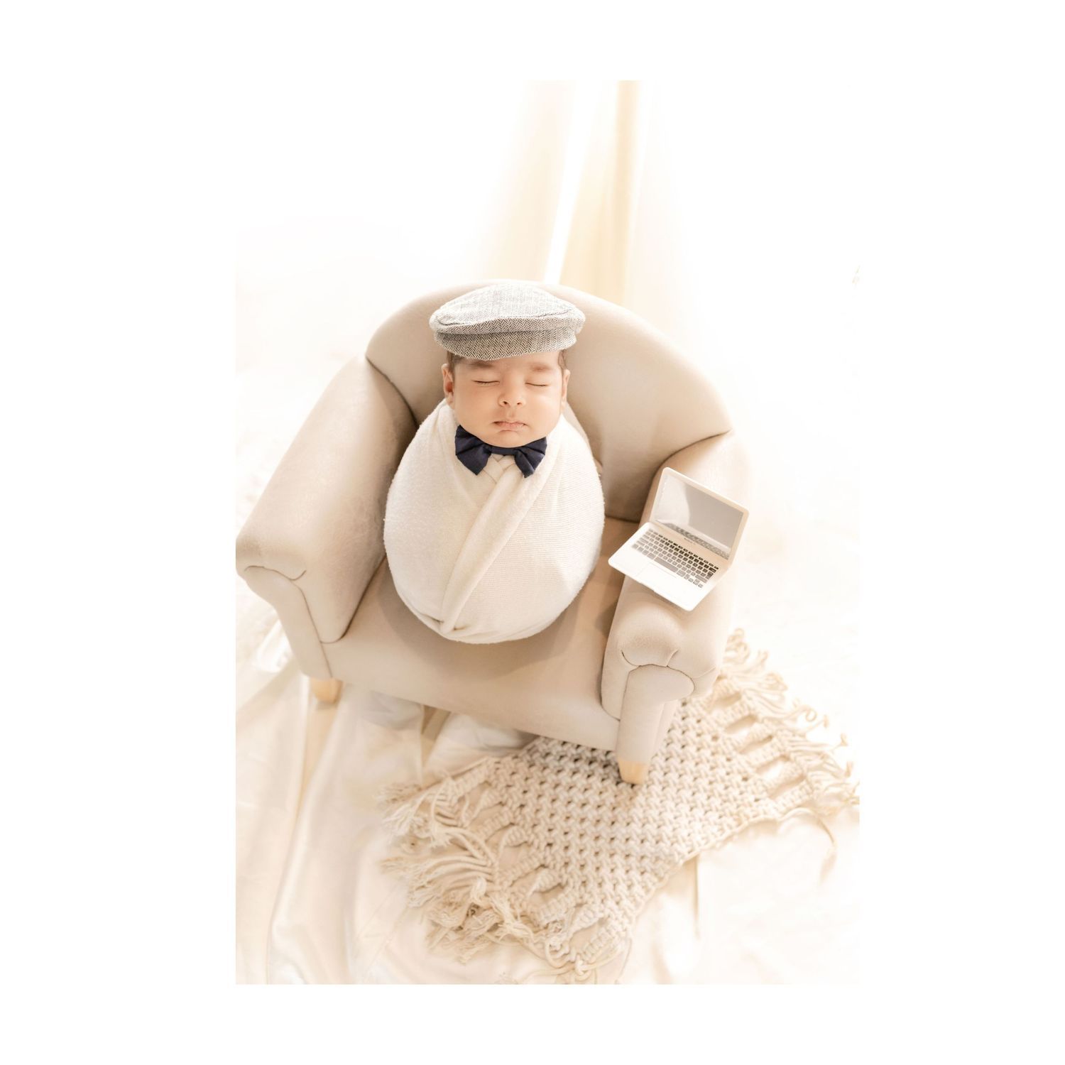 New born baby photoshoot in neutral tones – Impresio Studio