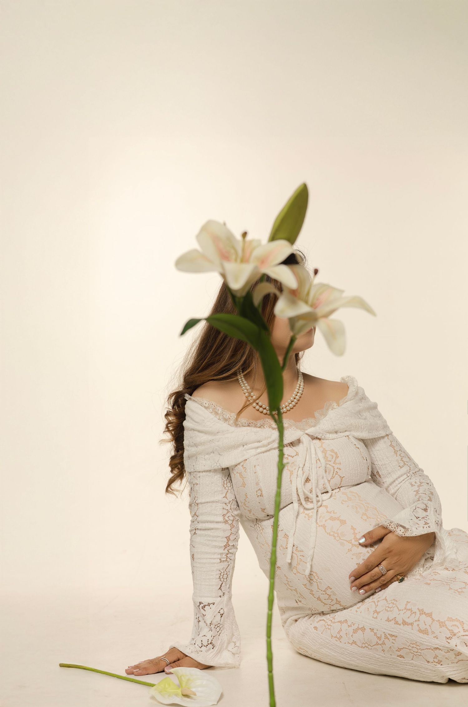 Pregnancy shoot with dress styling – Impresio Studio