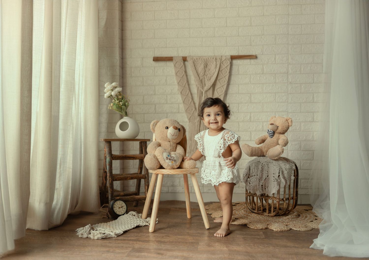 Pre birthday photoshoot near me with balloons and cake – Impresio Studio