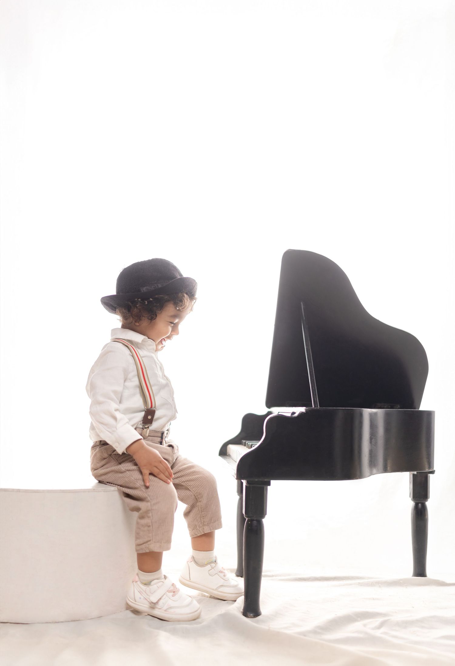 Pre birthday photoshoot studio near me with custom themes – Impresio Studio