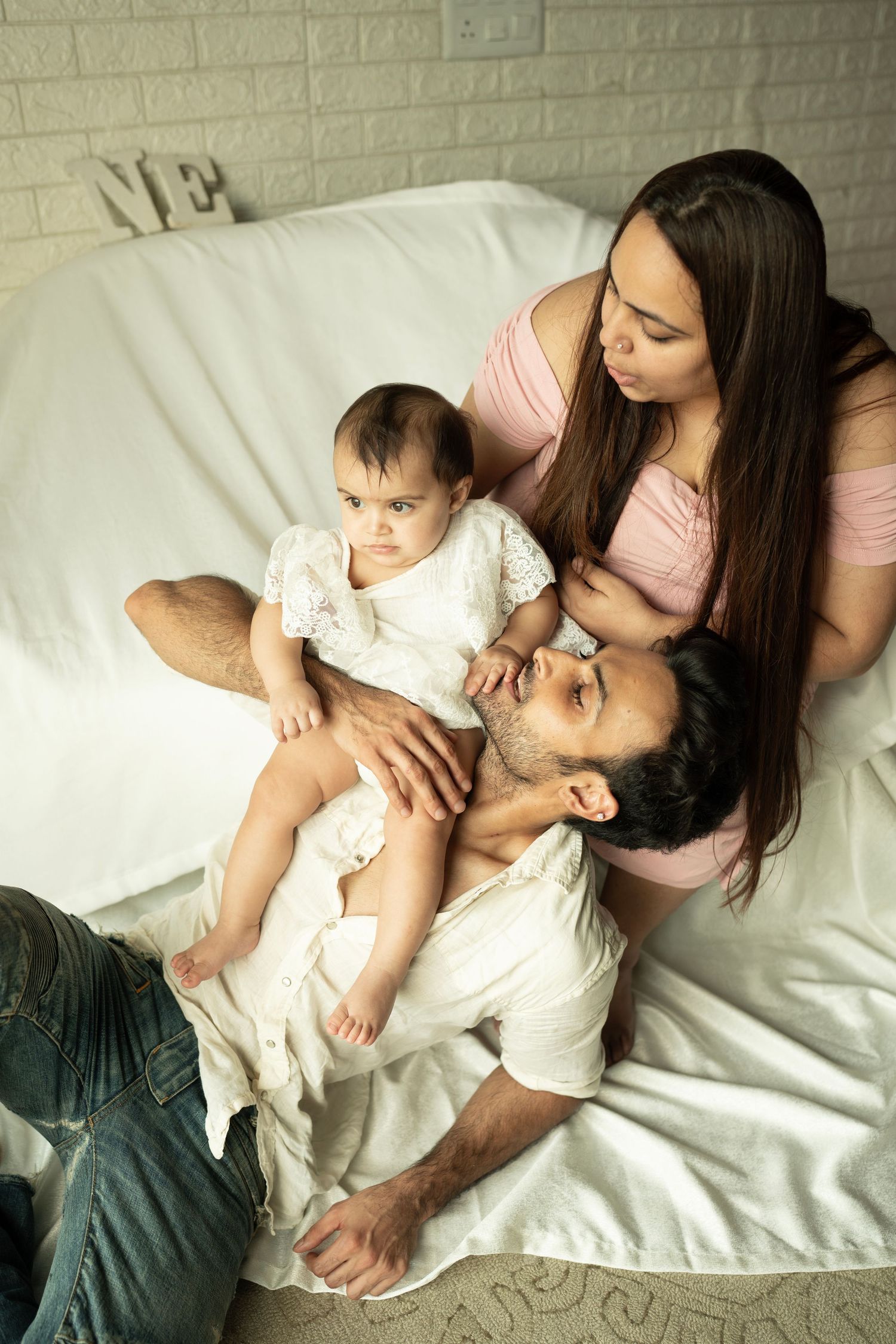 Family photoshoot ideas for festivals and celebrations – Impresio Studio
