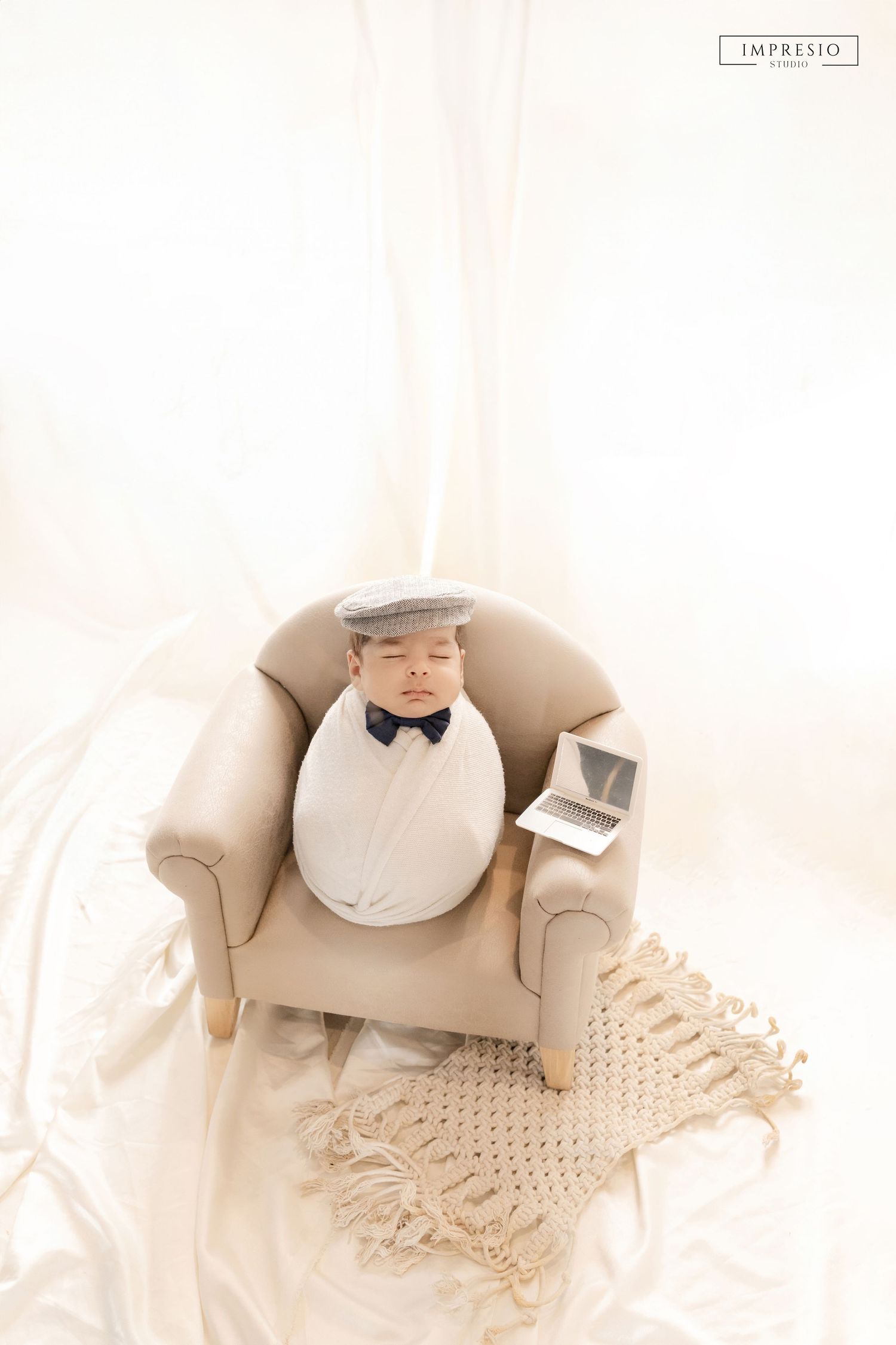 Best new born baby photoshoot setup – Impresio Studio