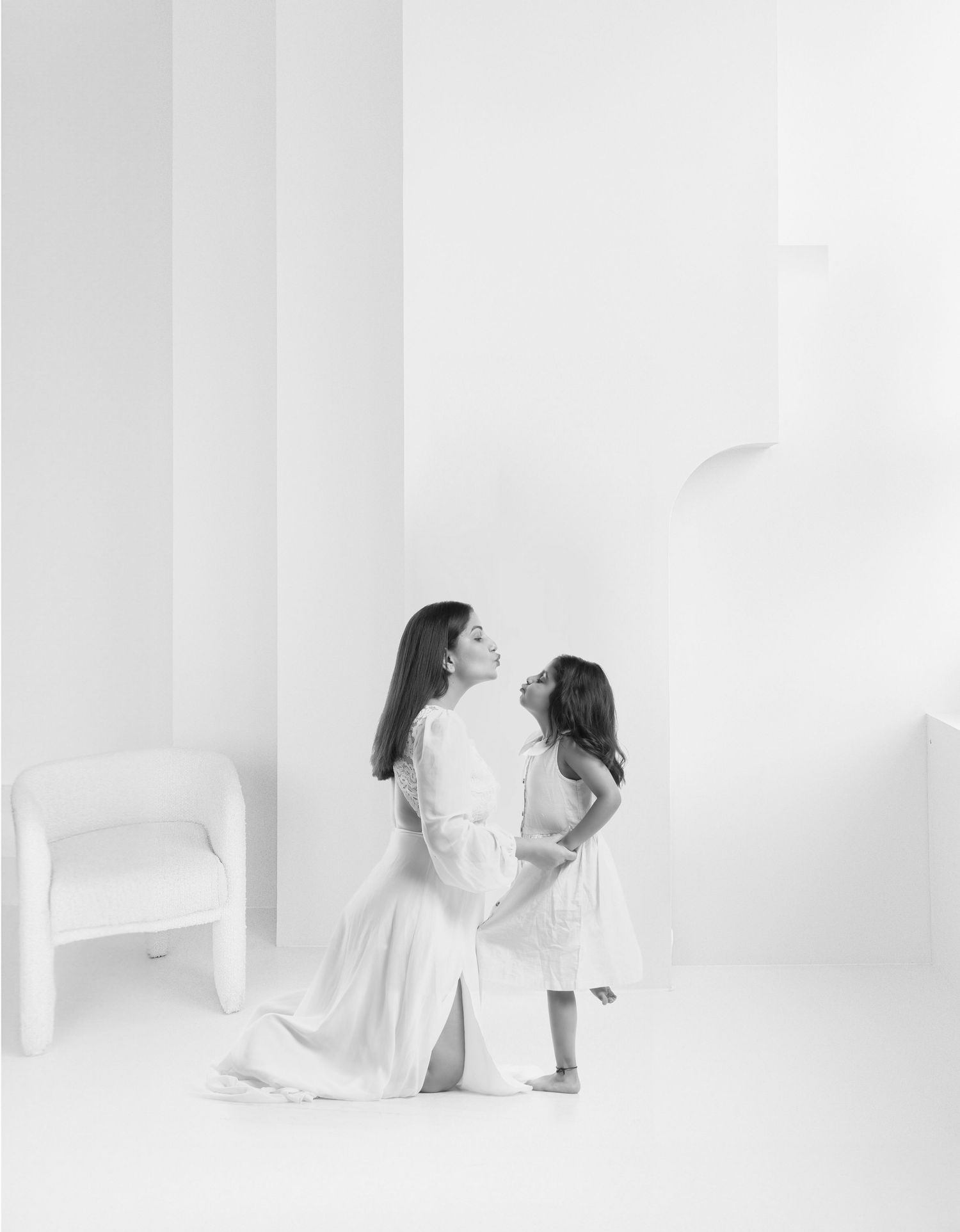 Professional family photography near me with quick delivery – Impresio Studio