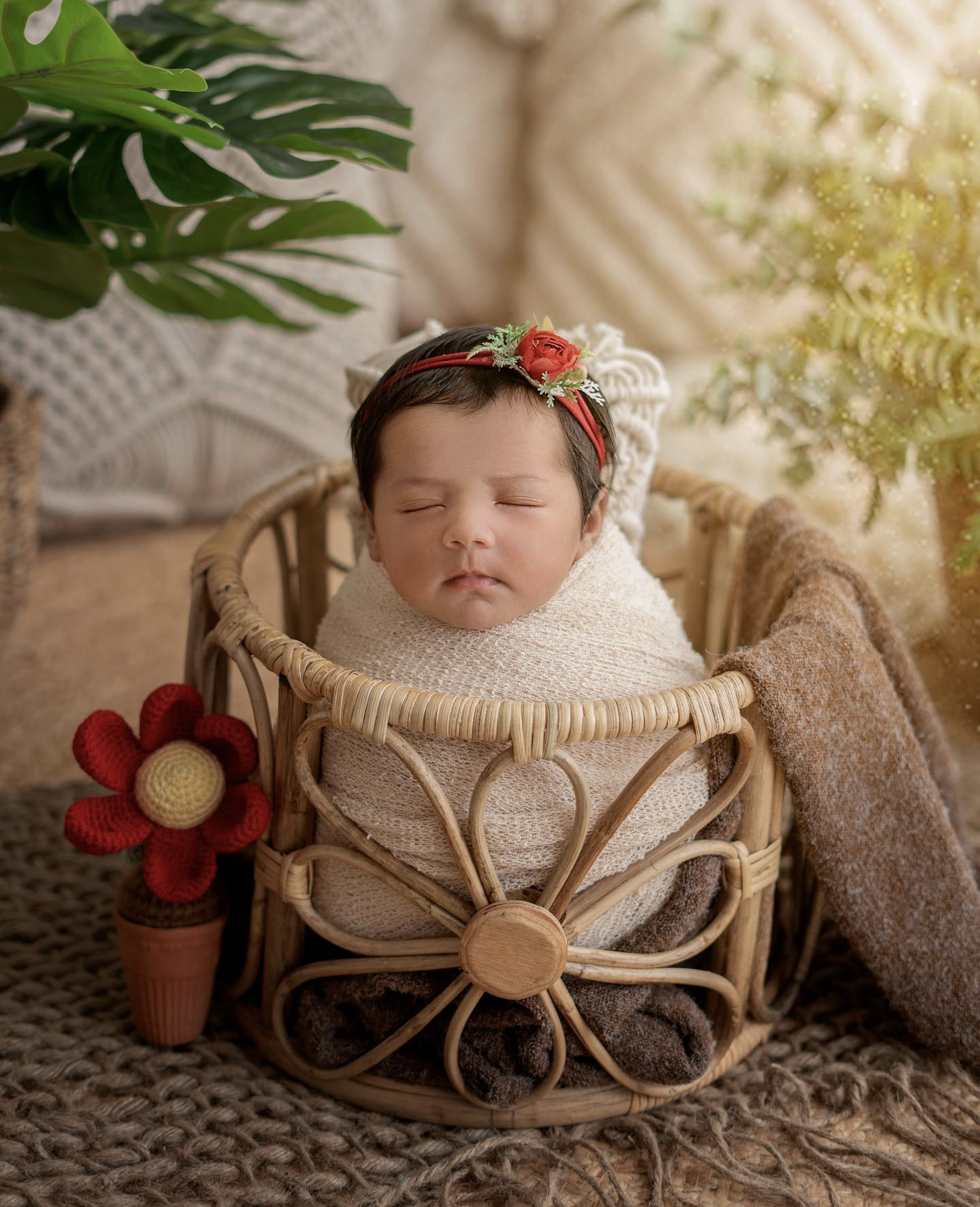 Professional new born baby photoshoot near me with creative poses – Impresio Studio