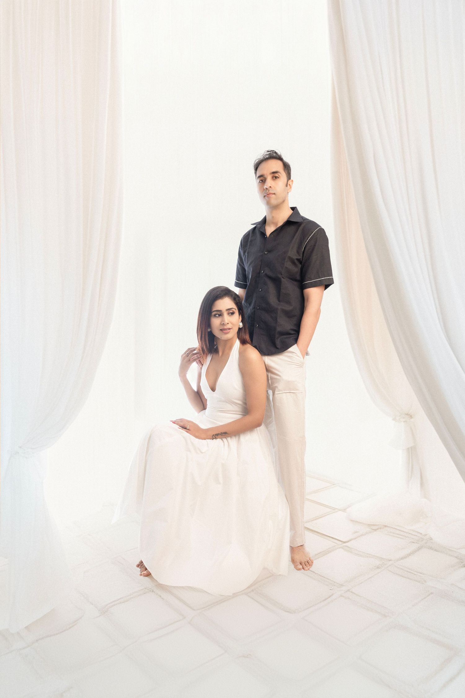 Family photography near me with warm candid vibes – Impresio Studio