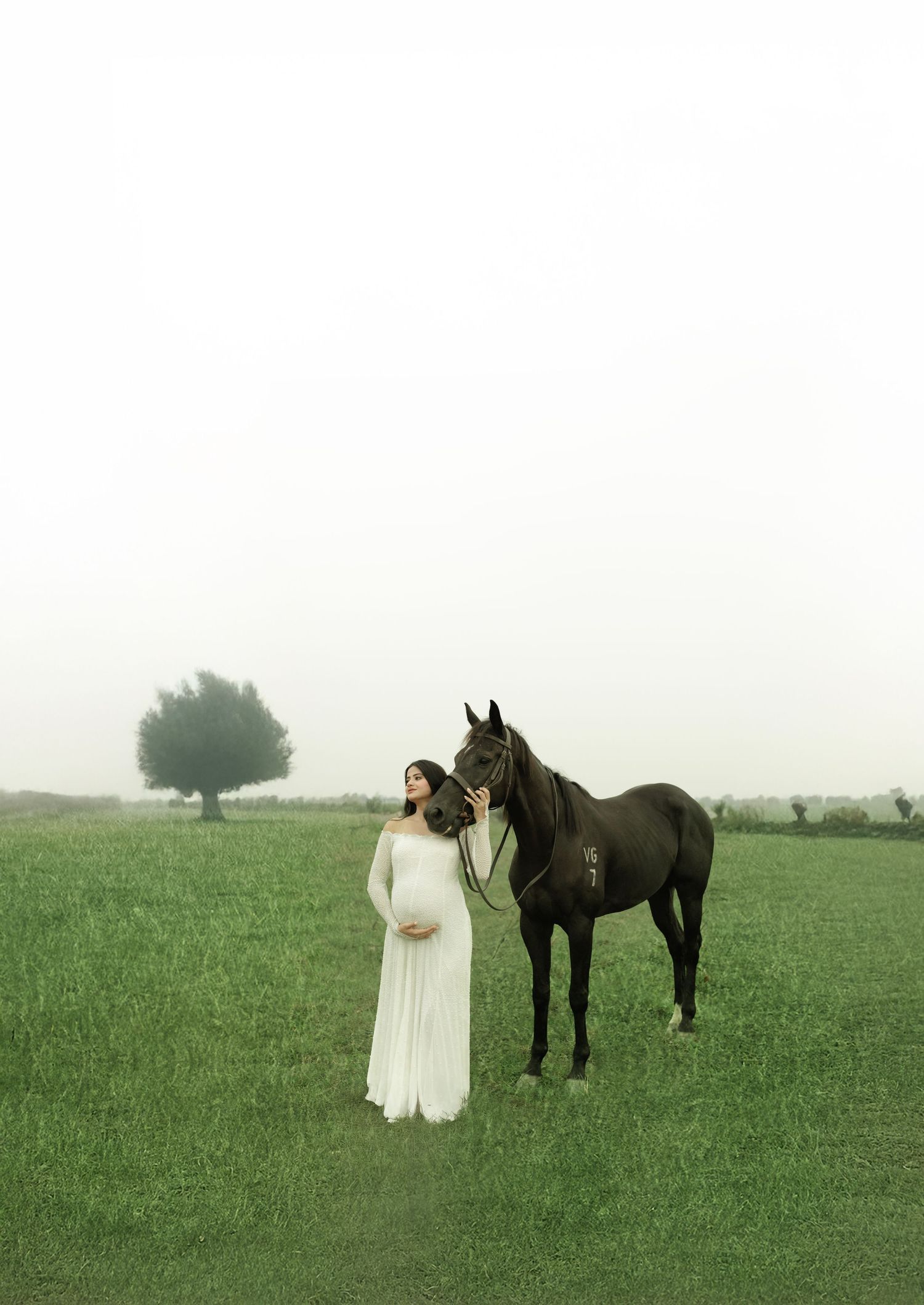 Glamorous maternity photoshoot by Impresio Studio