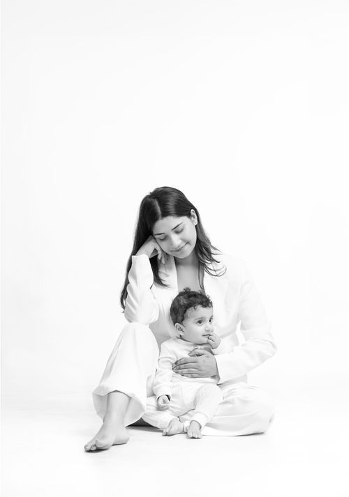 Creative newborn baby shoot – Impresio Studio expert styling