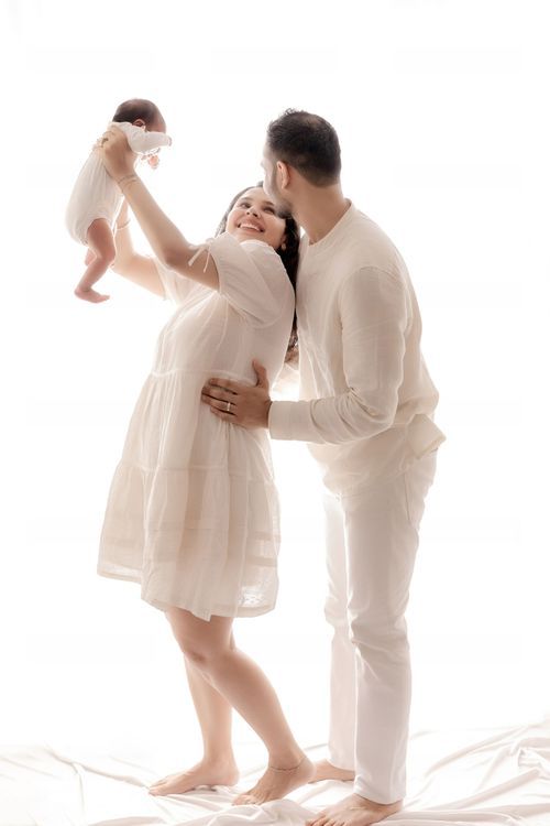 Newborn photoshoot near me with dreamy lighting – Impresio Studio
