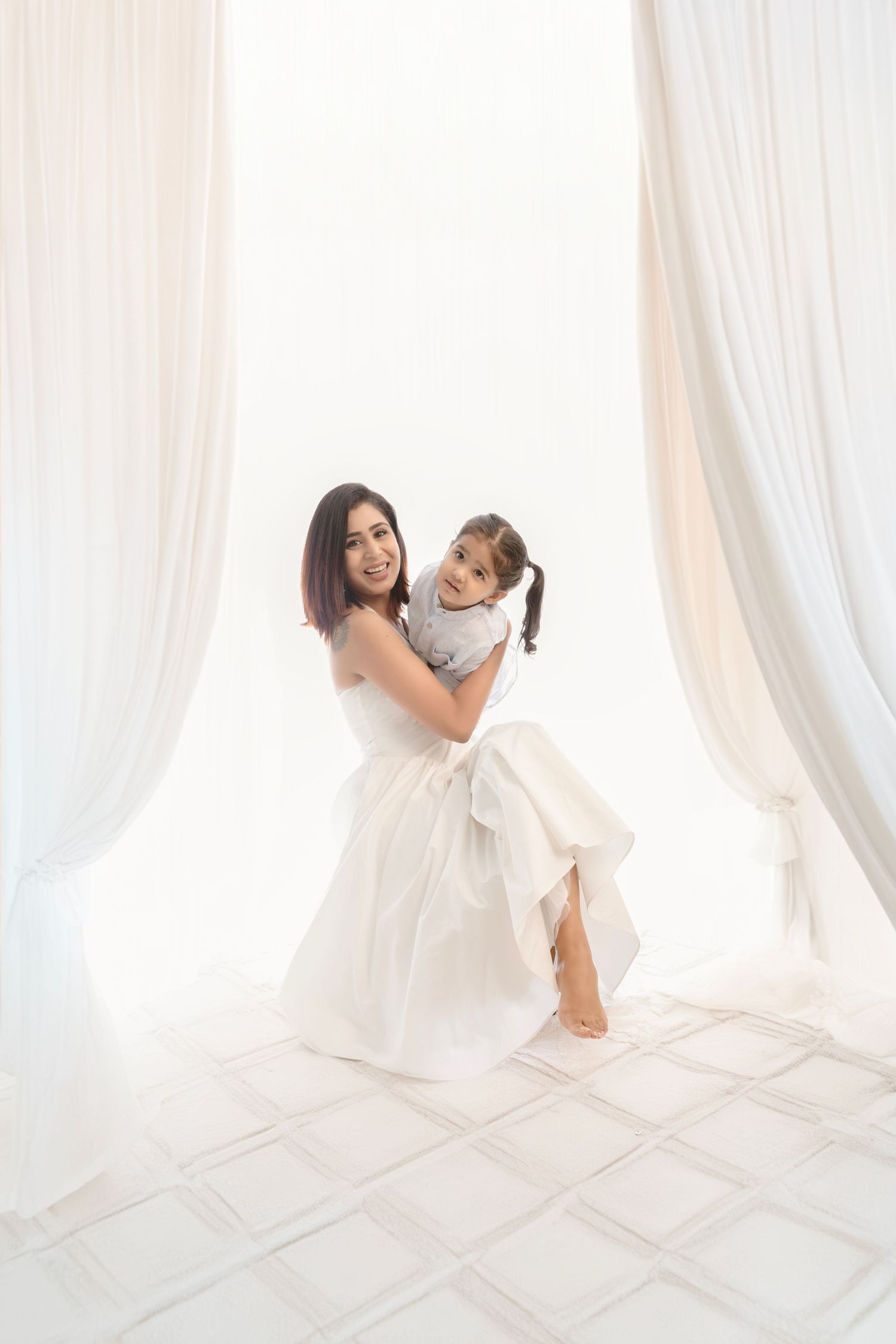 Elegant baby shower photography with pastel décor – Impresio Studio