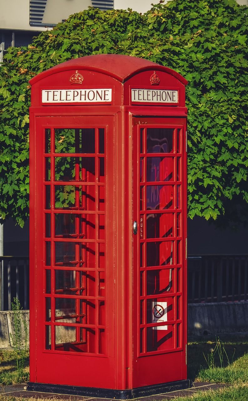 image d'une cabine téléphonique rouge