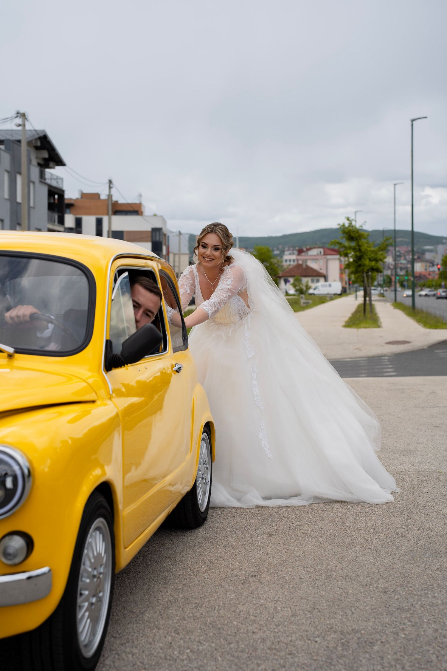 Old-timer photooshoting Sarajevo svadba