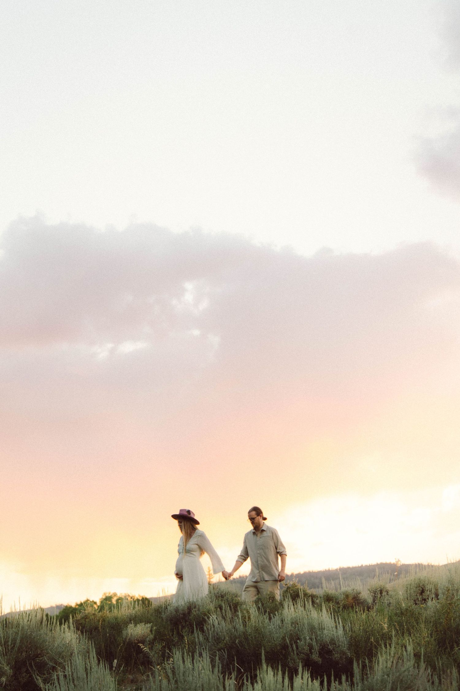 Maternity photo Crested Butte, Colorado sunset