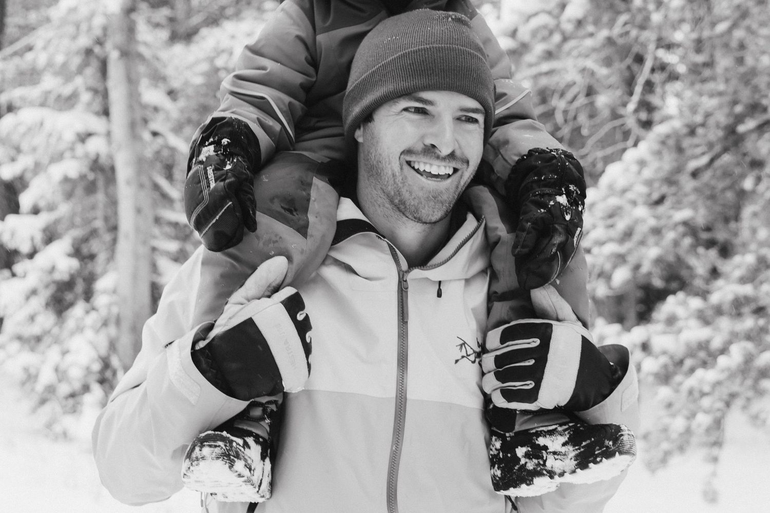Crested Butte winter family photo. Colorado mountain photography snowy