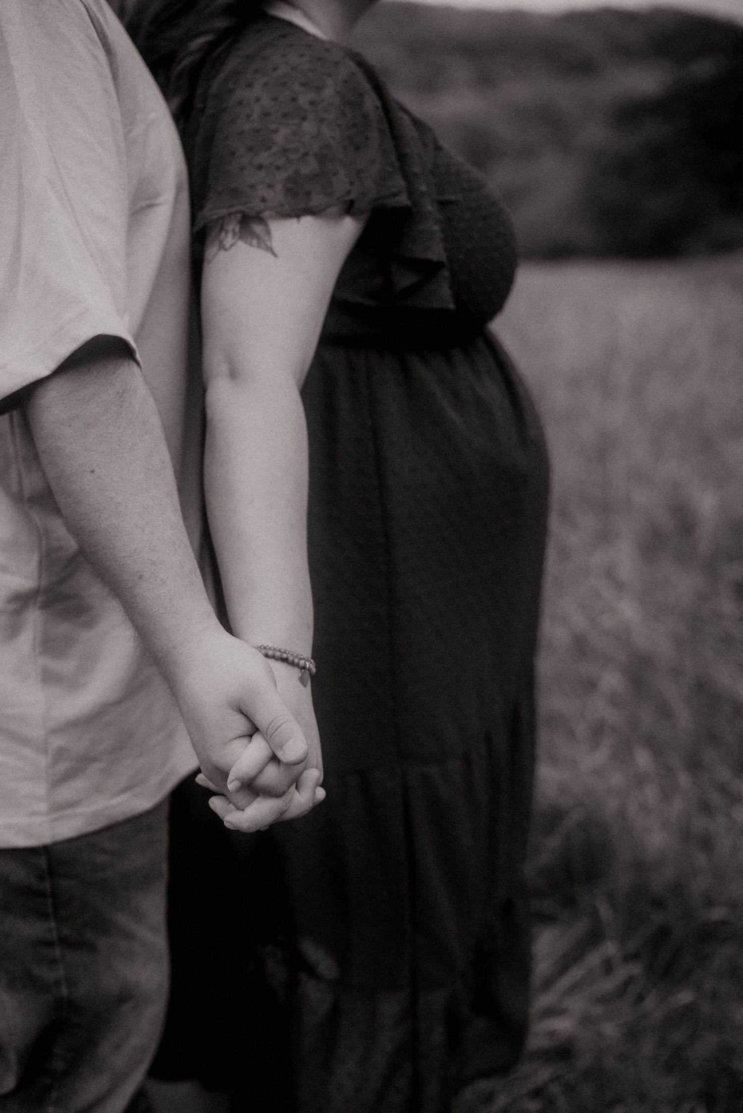 Elegant maternity photography in Pittsburgh Pennsylvania by Miranda Nicole Photo + Video, capturing beauty, emotion, and timeless style.