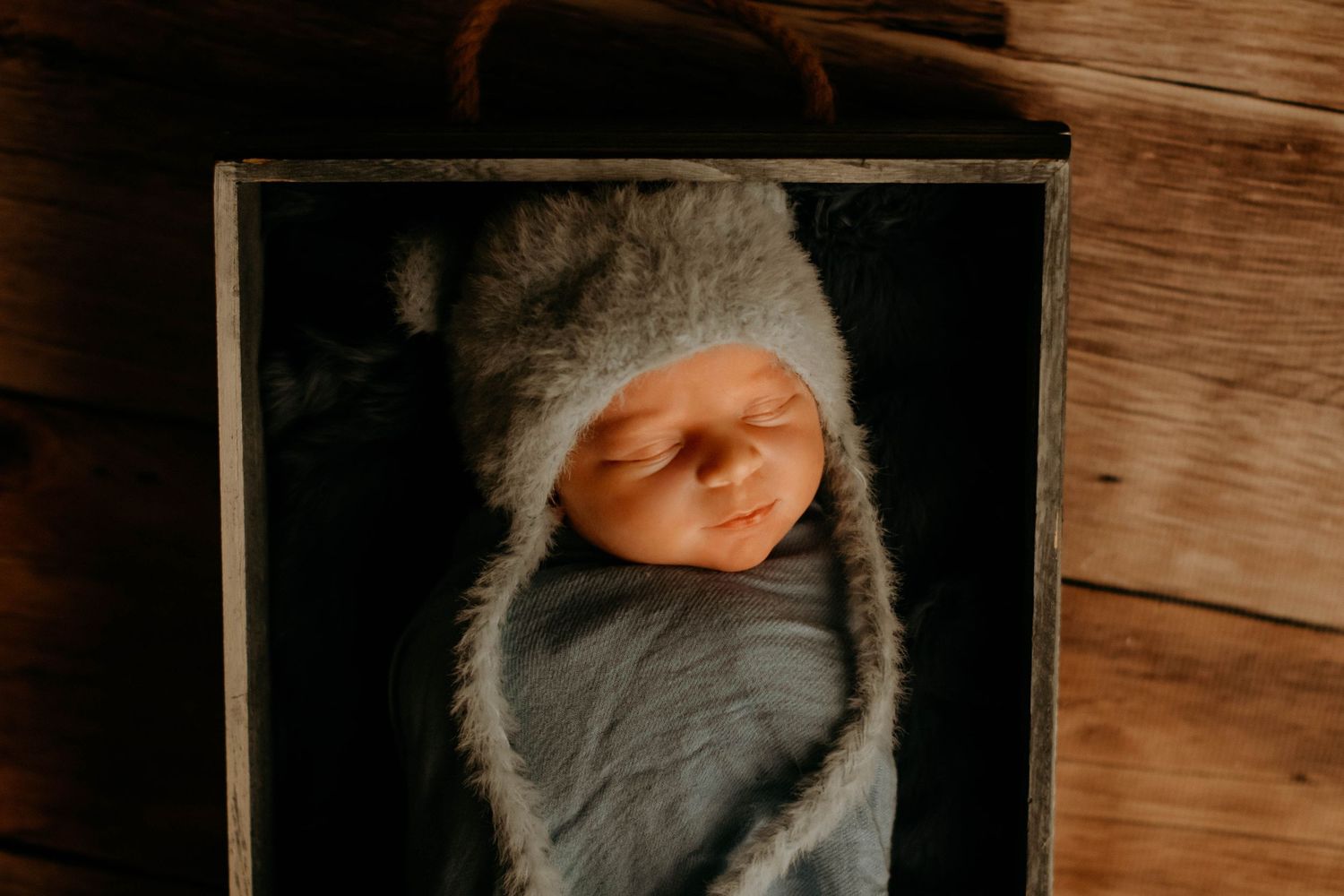 Newborn and family photography in Wheeling WV by Miranda Nicole Photo + Video, capturing love, connection, and early moments together.