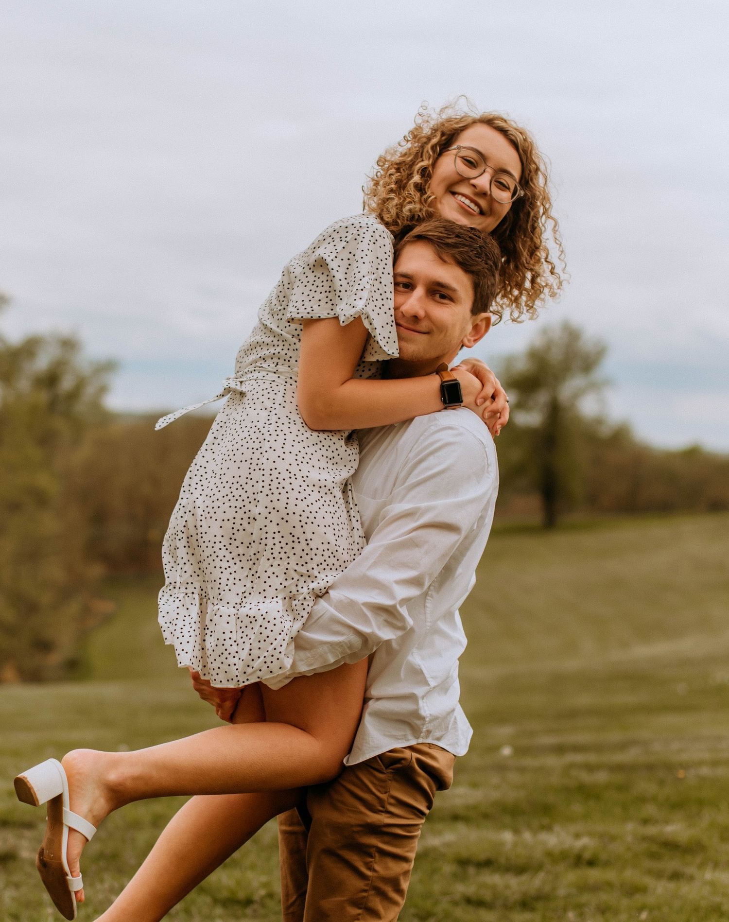 Candid couples portraits in Wheeling West Virginia by Miranda Nicole Photo + Video, capturing real connection and natural emotion outdoors.