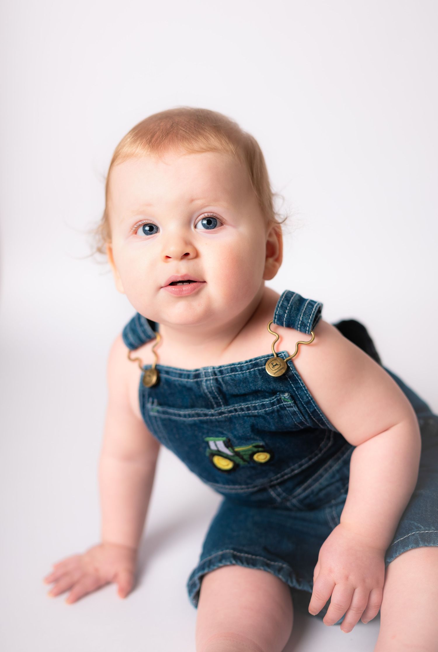 Kids mini session in Wheeling WV by Miranda Nicole Photo + Video, capturing fun, candid moments with a relaxed and joyful atmosphere.