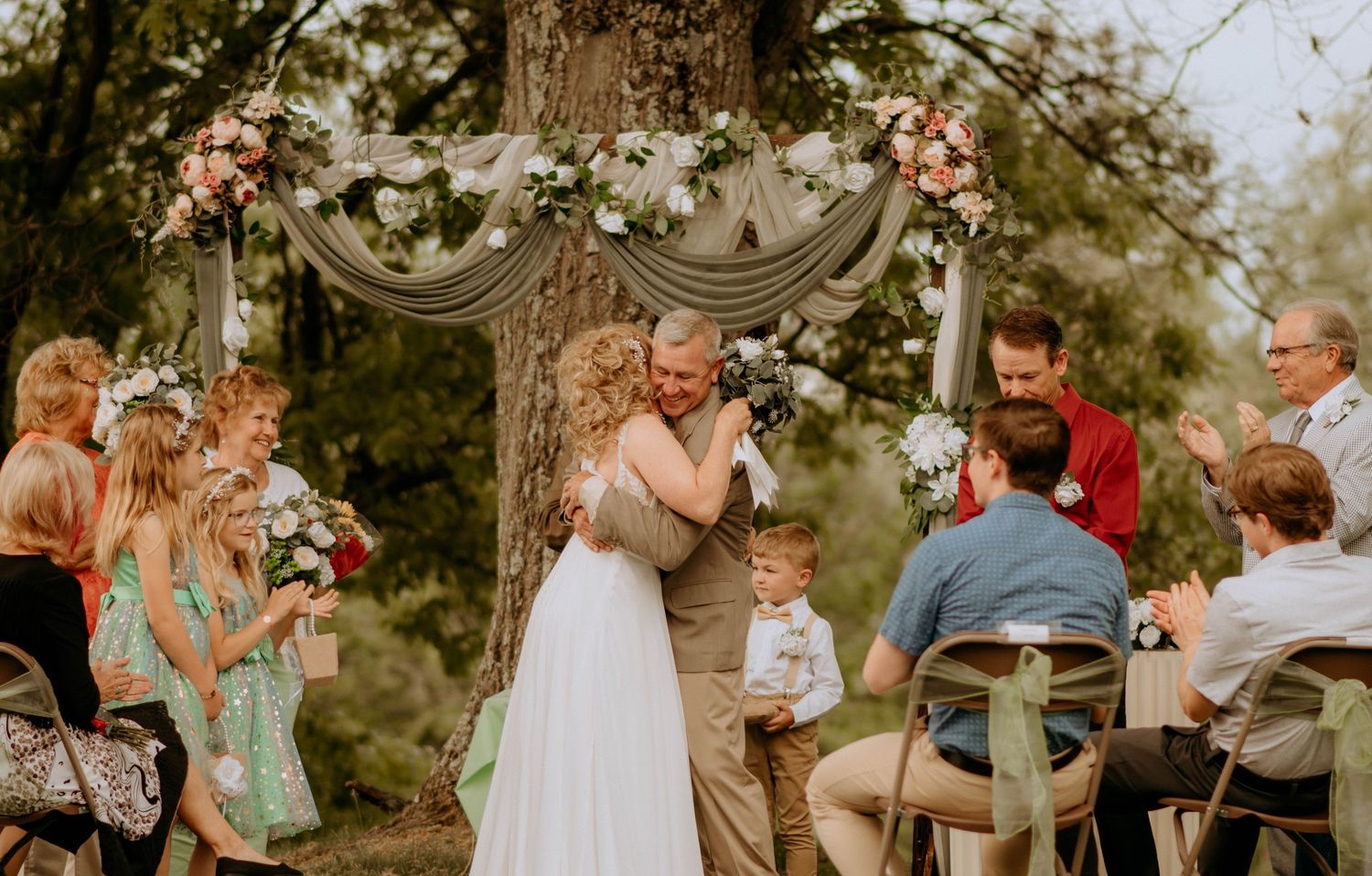 Top Pittsburgh PA wedding photographer – Miranda Nicole Photo + Video captures emotional, timeless moments with creativity and care.