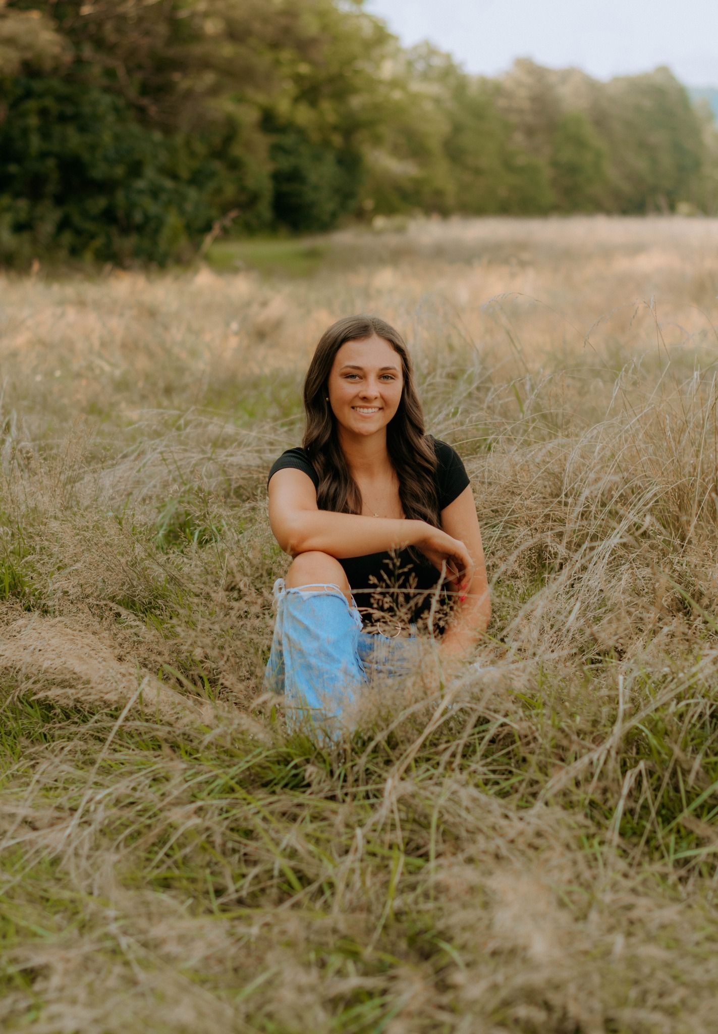 Top senior photographer in Wheeling WV – Miranda Nicole Photo captures timeless, confident portraits for high school seniors.