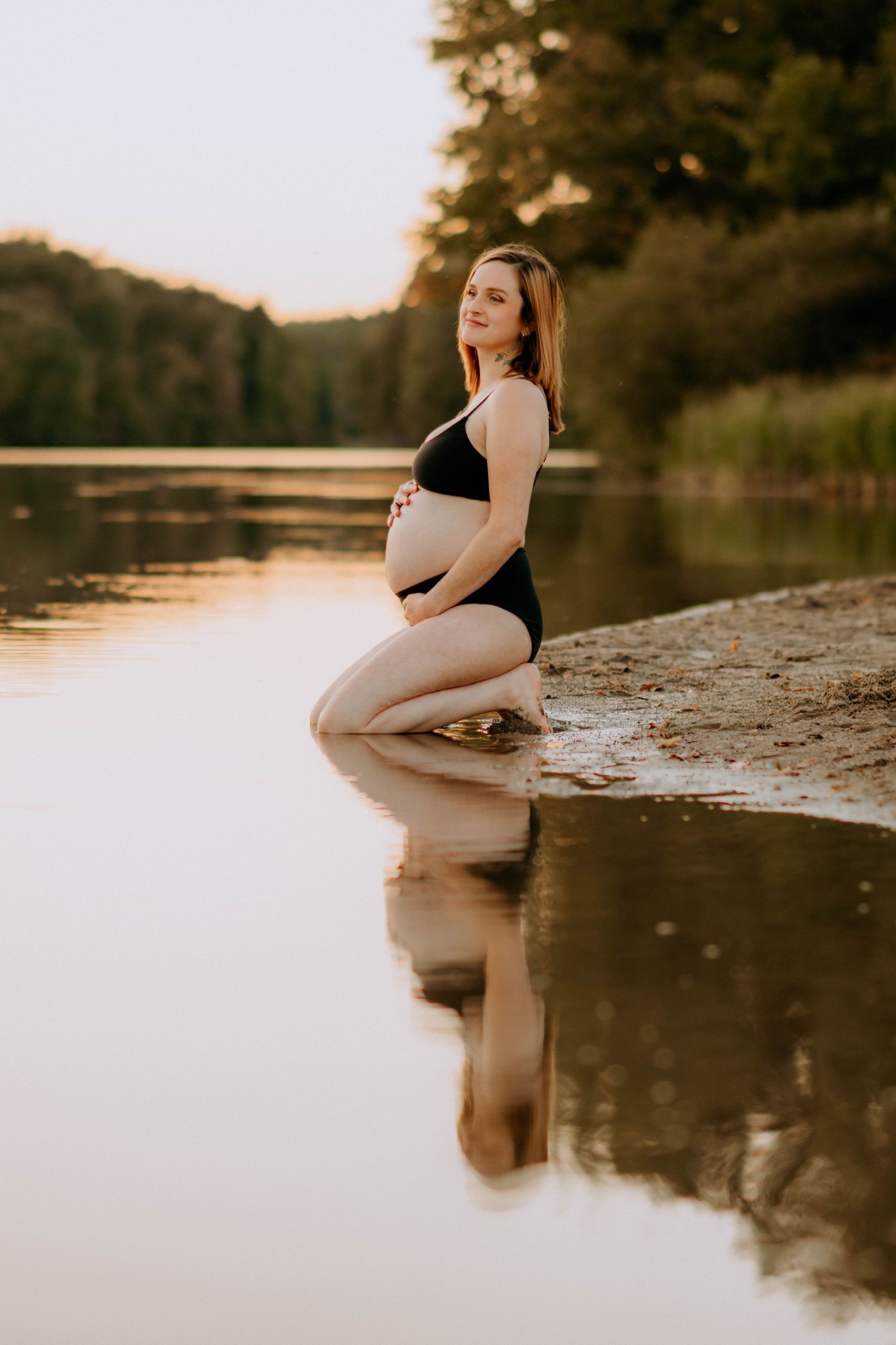 Ohio Valley maternity portrait experience with Miranda Nicole Photo + Video, capturing beauty, connection, and anticipation with care.