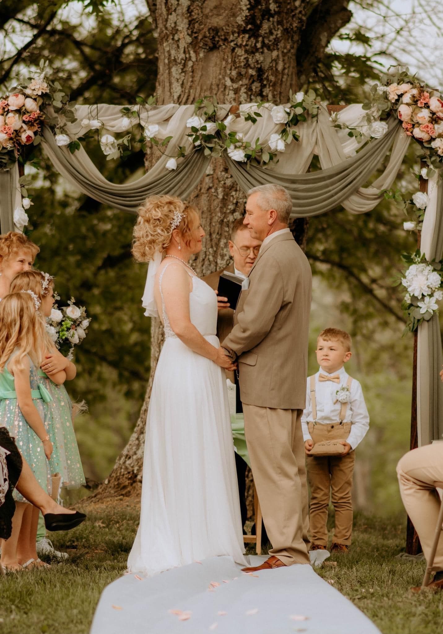Wedding photographer in Wheeling WV – Miranda Nicole Photo + Video captures romantic, candid moments with timeless elegance and care.