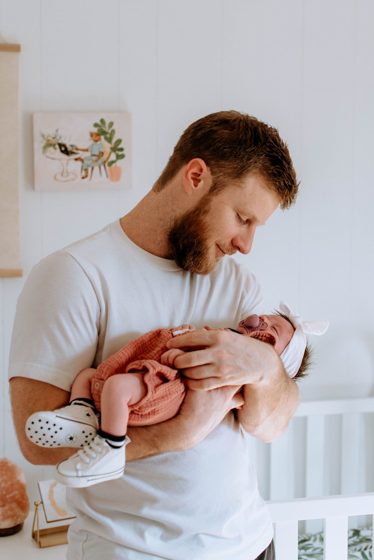 Ohio Valley newborn photography session by Miranda Nicole Photo + Video, capturing tender, natural moments of your baby’s earliest days.