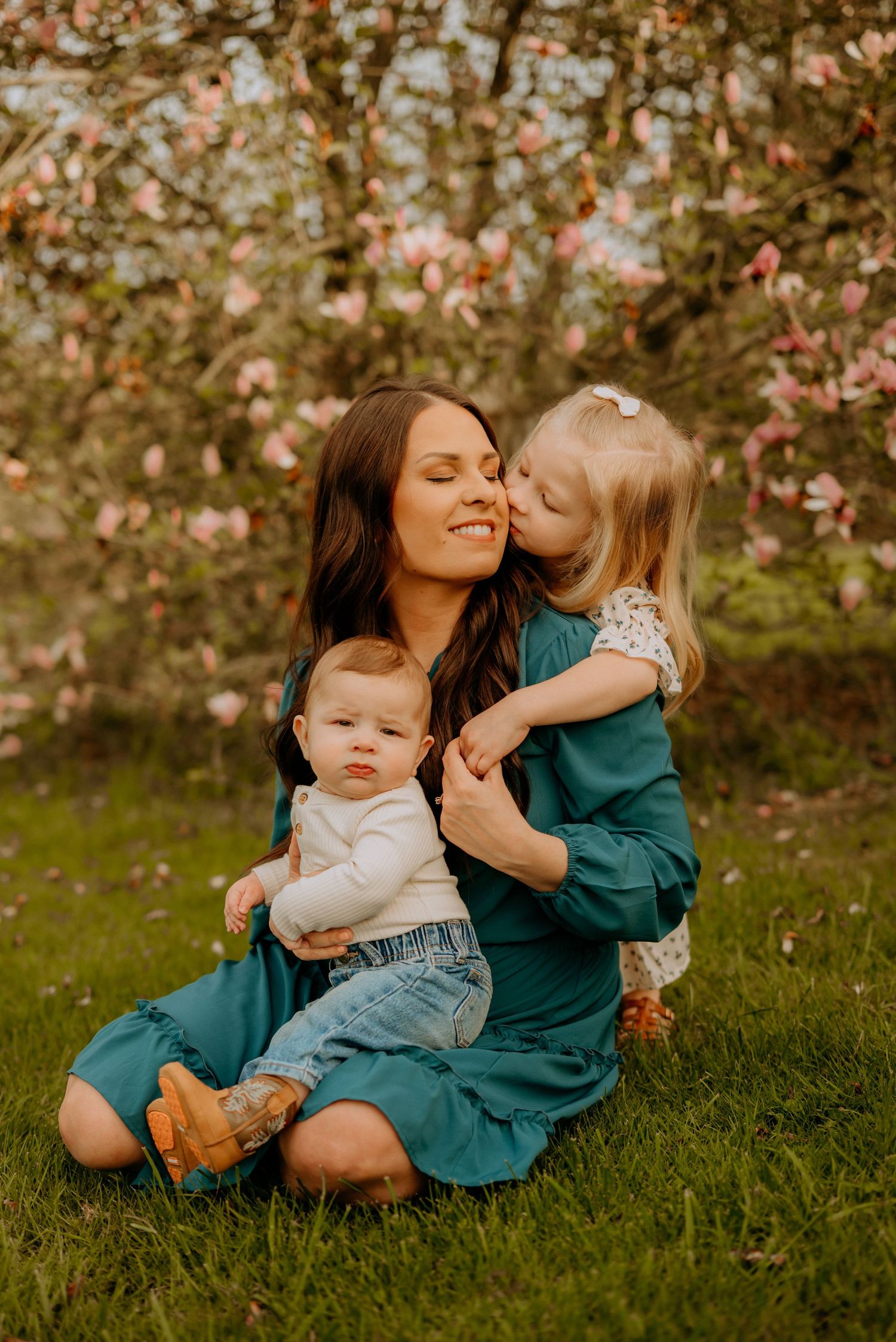 Wheeling WV family photography packages by Miranda Nicole Photo + Video, offering relaxed sessions and timeless portraits for families.