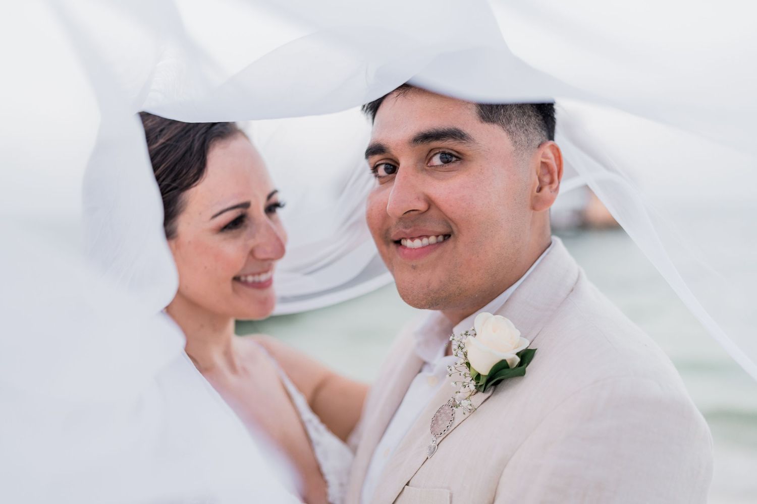 Dreams Vista Cancun Resort & Spa wedding bride and groom photoshoot