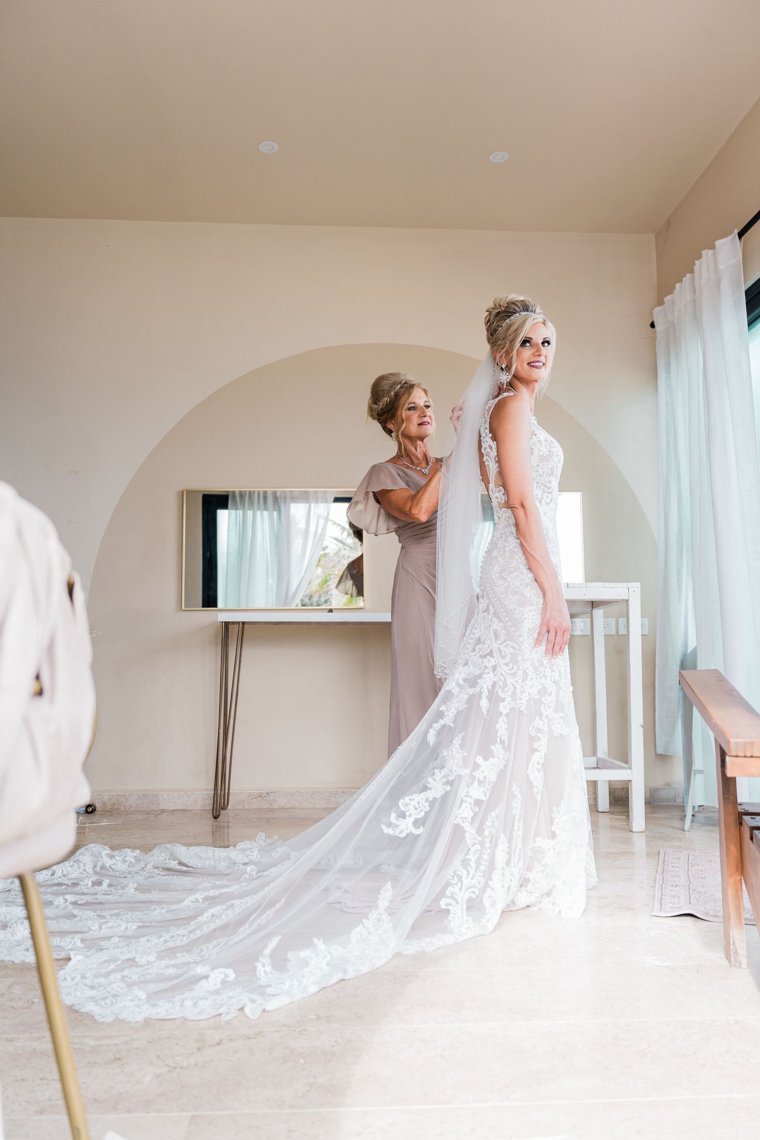 bride getting ready for her wedding in tulum